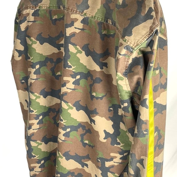 MEN'S ARMY FATIGUE JACKET WITH YELLOW STRIP ON ARMS, XXL - Picture 2 of 3